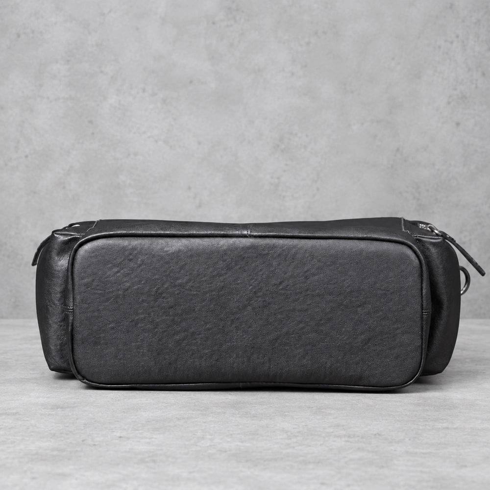 Grand sac à main homme dessous