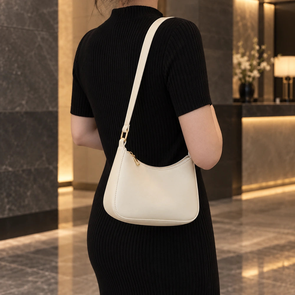 Sac blanc avec robe noire