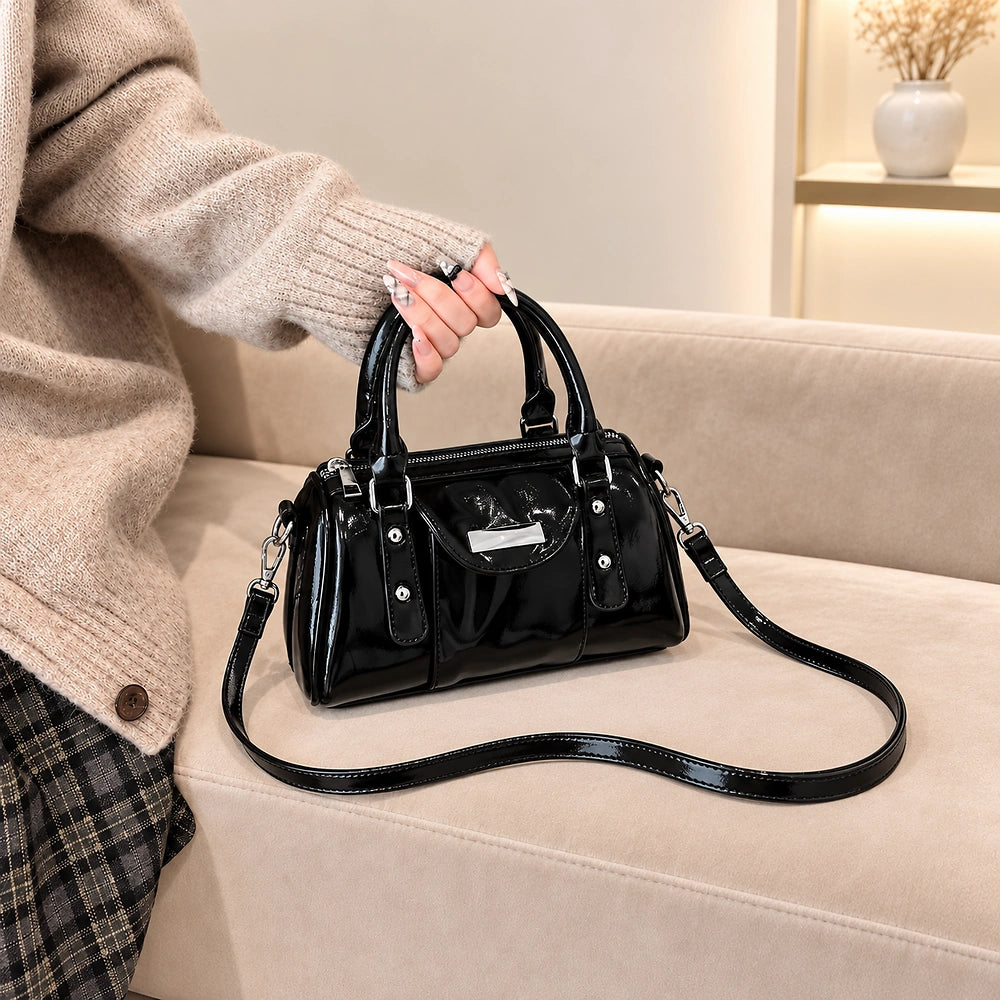 Sac à main noir vernis bandoulière