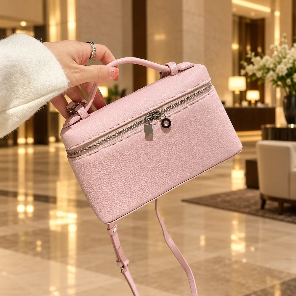 Petit sac à main femme tendance exposé